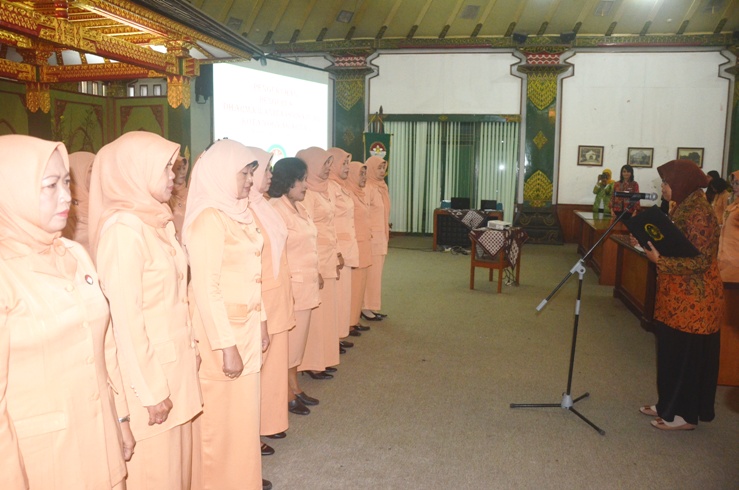 DEWI MURTI SARI FADLI PIMPIN DHARMA WANITA PERSATUAN KOTA YOGYAKARTA