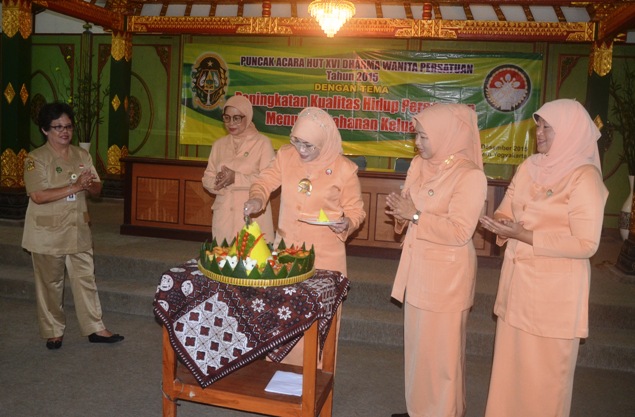 DHARMAWANITA PERSATUAN KOTA YOGYAKAERTA GENAP 16 TAHUN