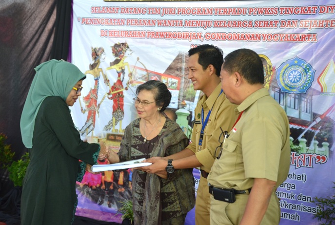 P2WKSS KELURAHAN PRAWIRODIRJAN MAJU TINGKAT DIY