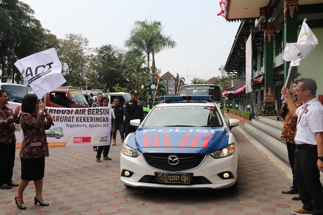 Bantu Atasi Kekeringan Gunungkidul, Yogyakarta Kirim 17 Truck Tangki Air Bersih