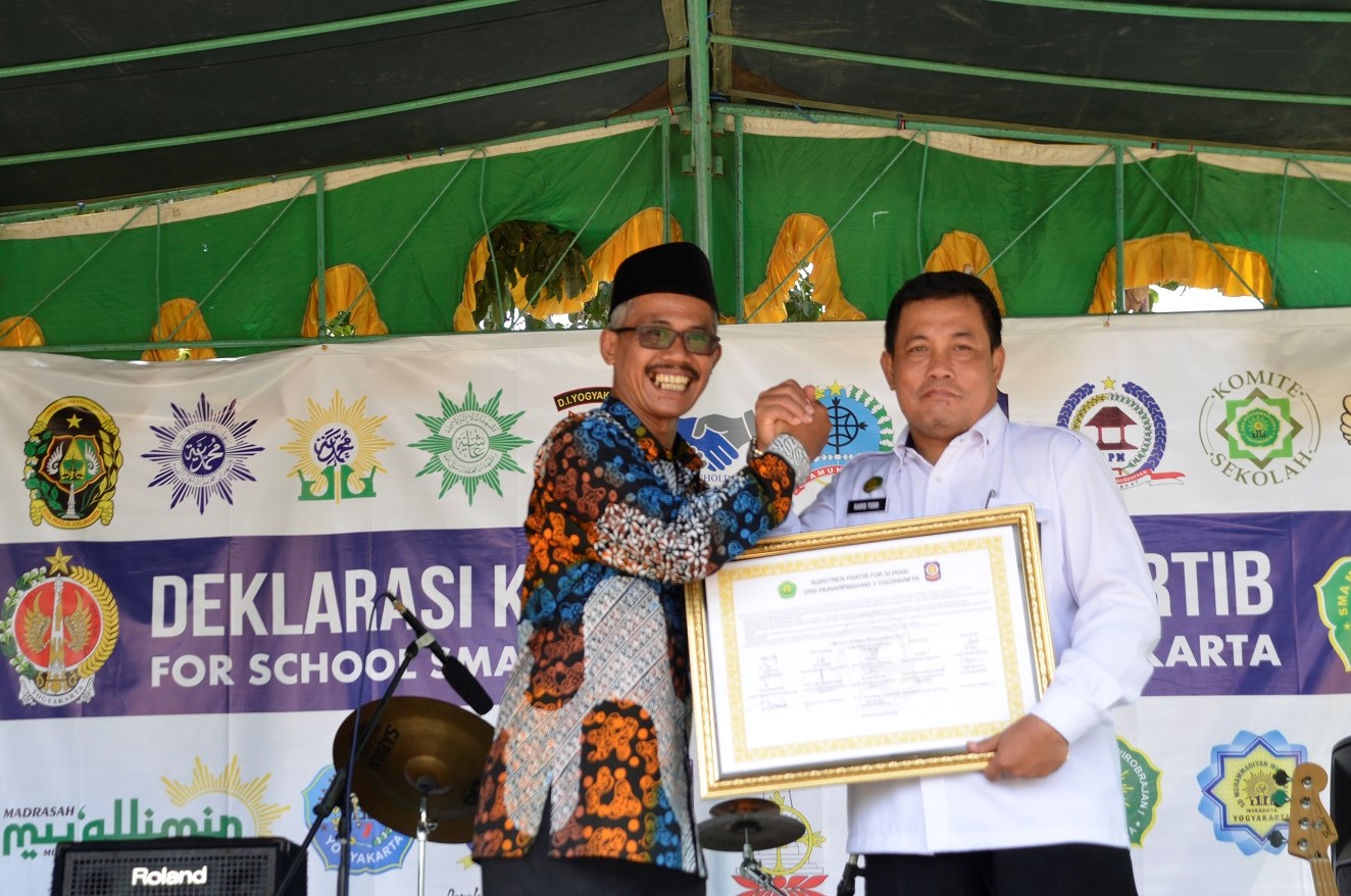 SMA Muhammadiyah 3 Deklarasikan Pantib for School