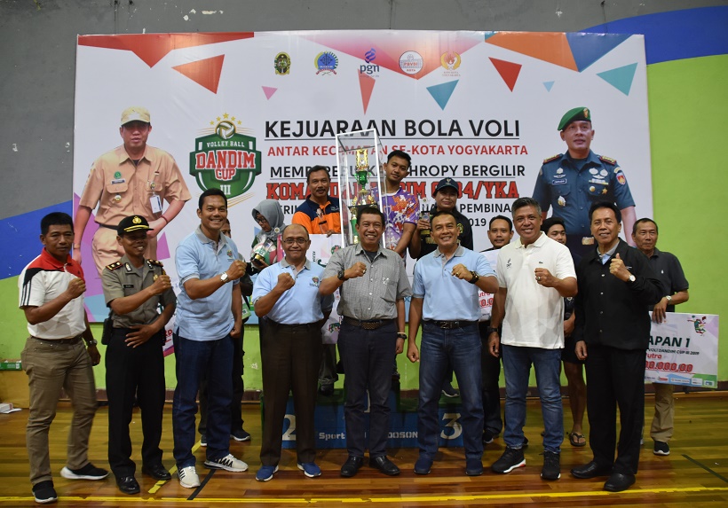 Bola Voli Dandim 0734 Cup 2019, Putra-Putri Mantrijeron Raih Kejuaraan di  Semifinal