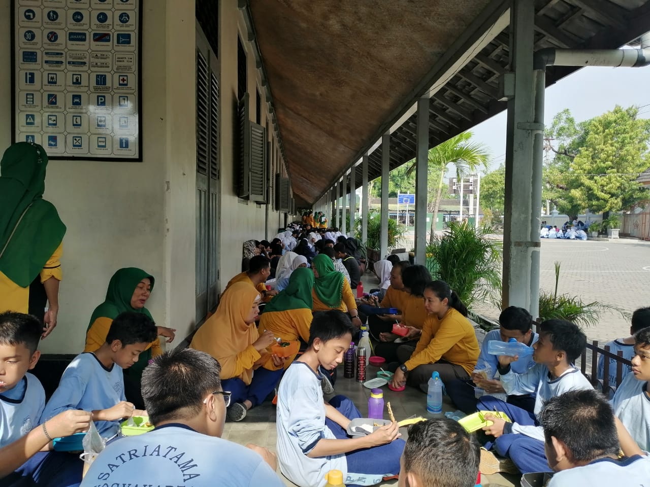 Diet Kantong Plastik Ala SMPN 6 Yogyakarta
