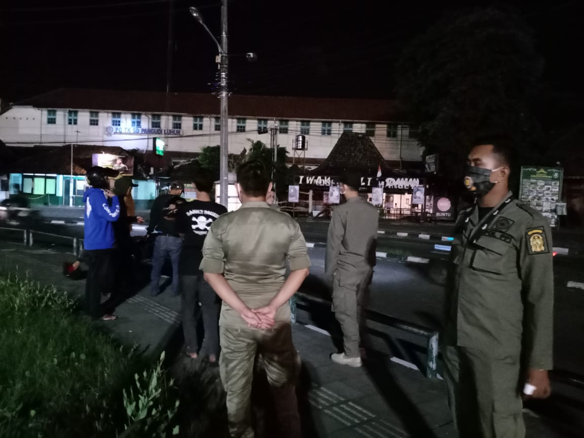 Cegah Penyebaran COVID19, Satpol PP lakukan Patroli