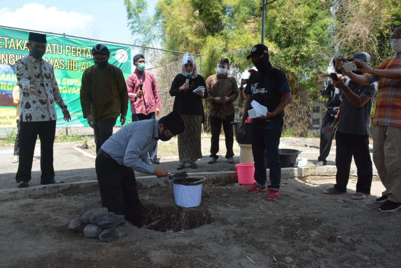 Wawali Letakkan Batu Pertama Masjid Al fath