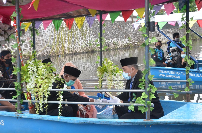 Tiga Pasangan Ikuti Nikah Bareng di Dermaga Cinta Gajahwong