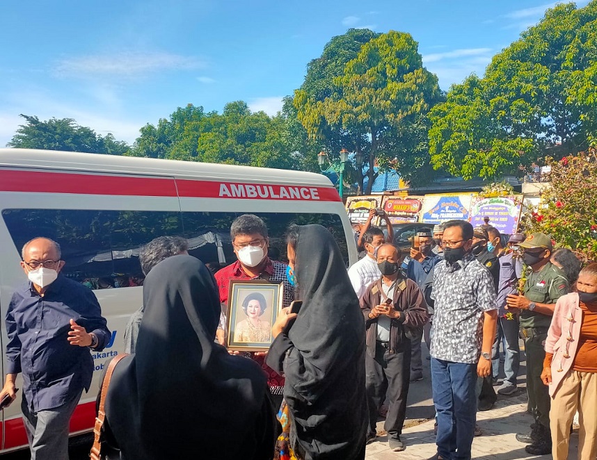 Wawali Doakan Almarhumah BRAy Prabukusumo