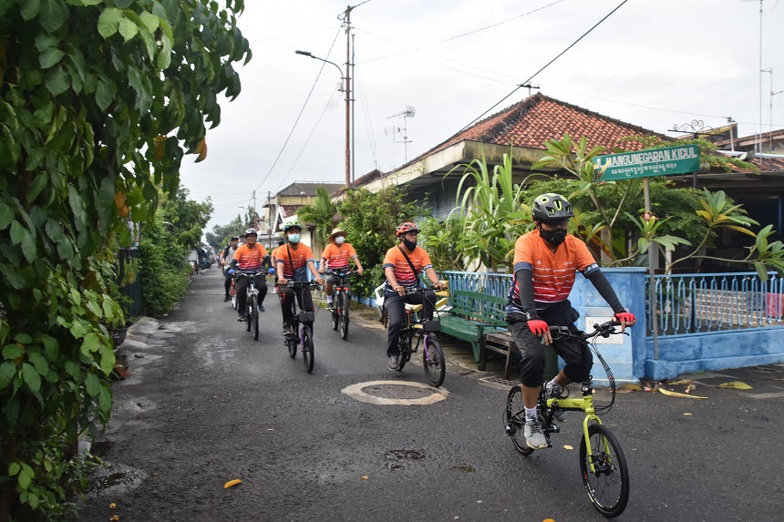 Gowes Jumat Susuri Kampung, Jogja Bike Bantu LPMK Pringgokusuman