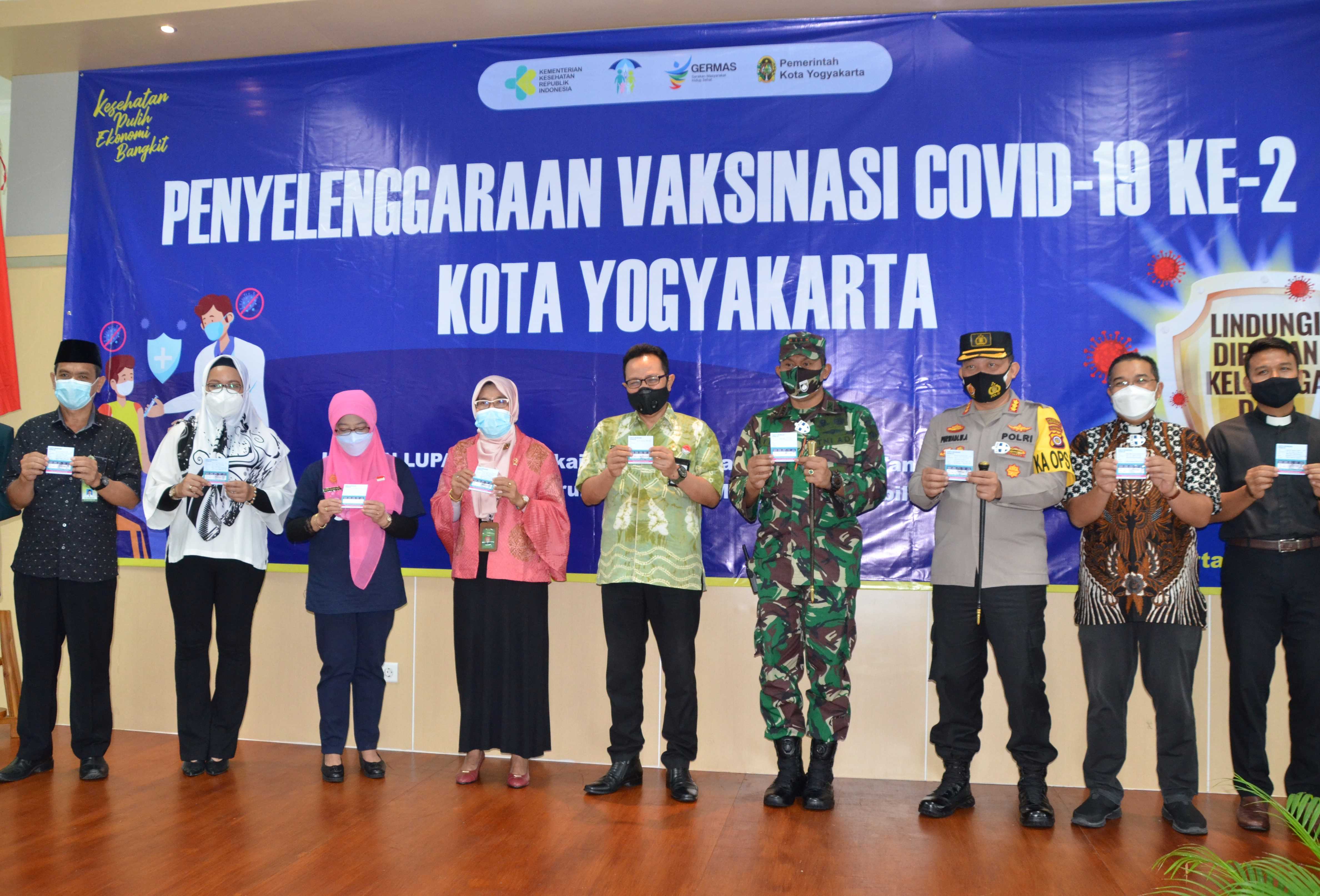 Forkompimda Yogya Disuntik Vaksin Covid-19 Dosis Kedua