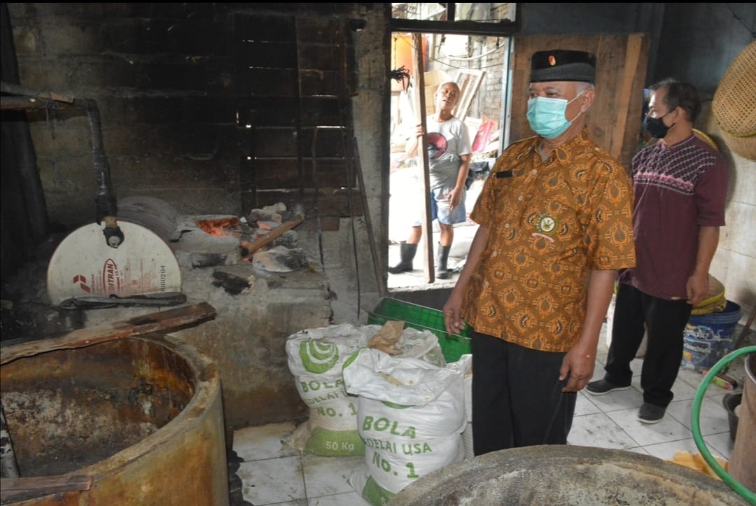 Karyono Alih Profesi dari Peternak Babi ke Pembuat Tahu di Kampung Sejahtera Sudagaran