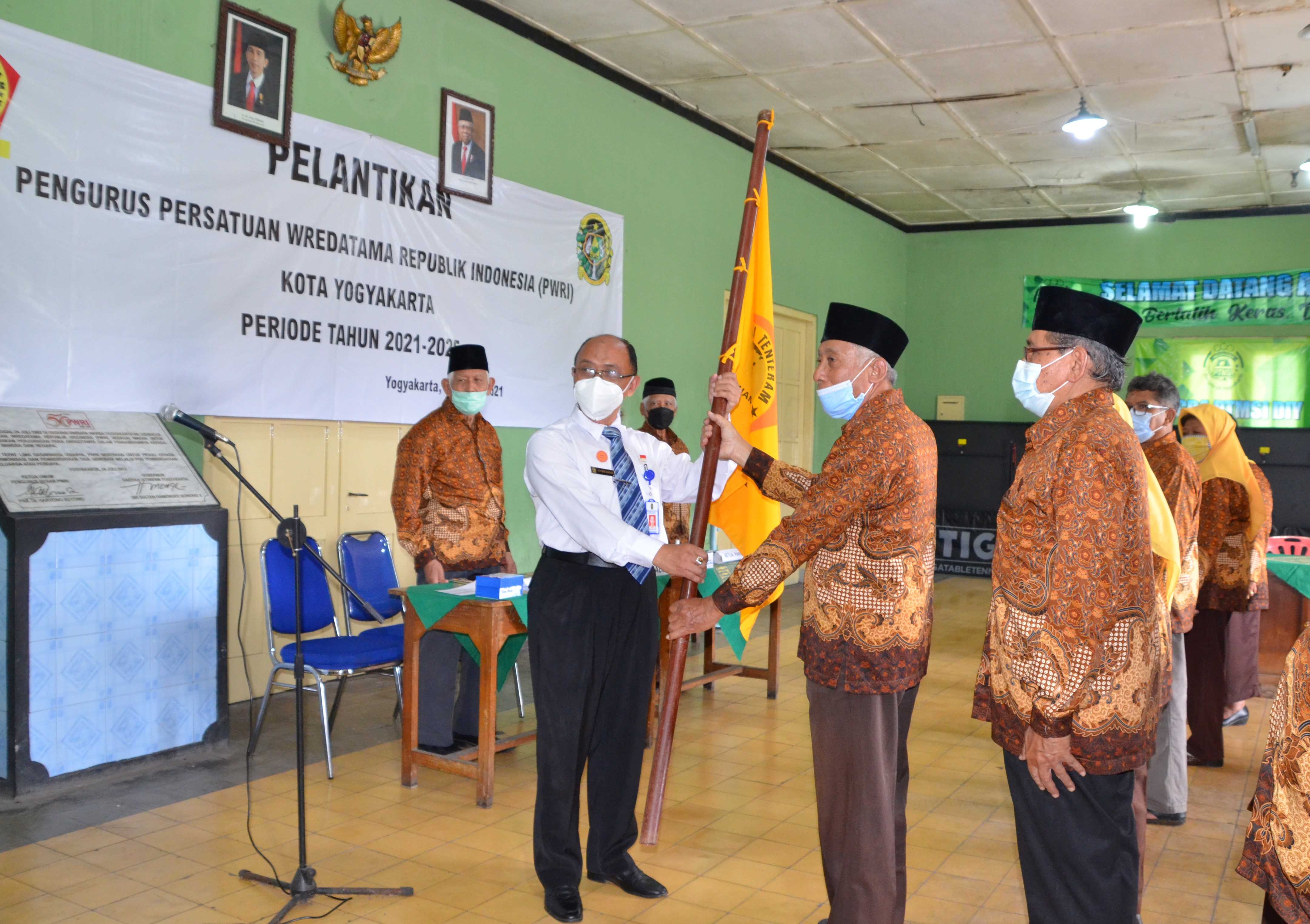 Pengurus PWRI Kota Yogya Dilantik, Diminta Sukseskan Vaksinasi Covid-19   