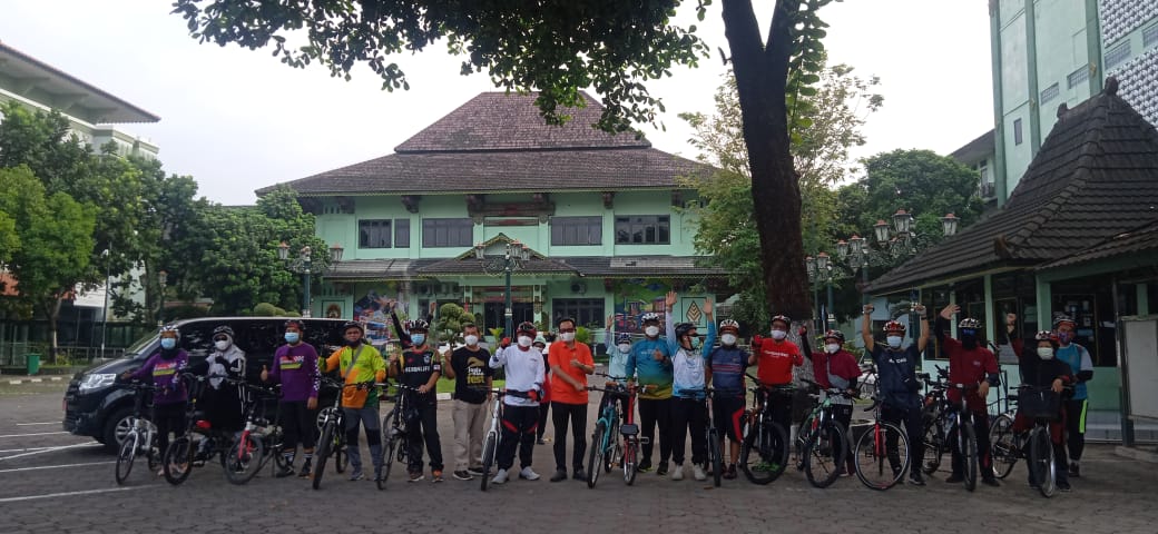 Wawali Lepas Rombongan Gowes MES dan Asbisindo DIY