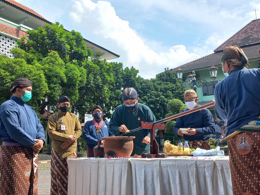 Tombak Kyai Wijoyo Mukti 100 Tahun Tetap Awet