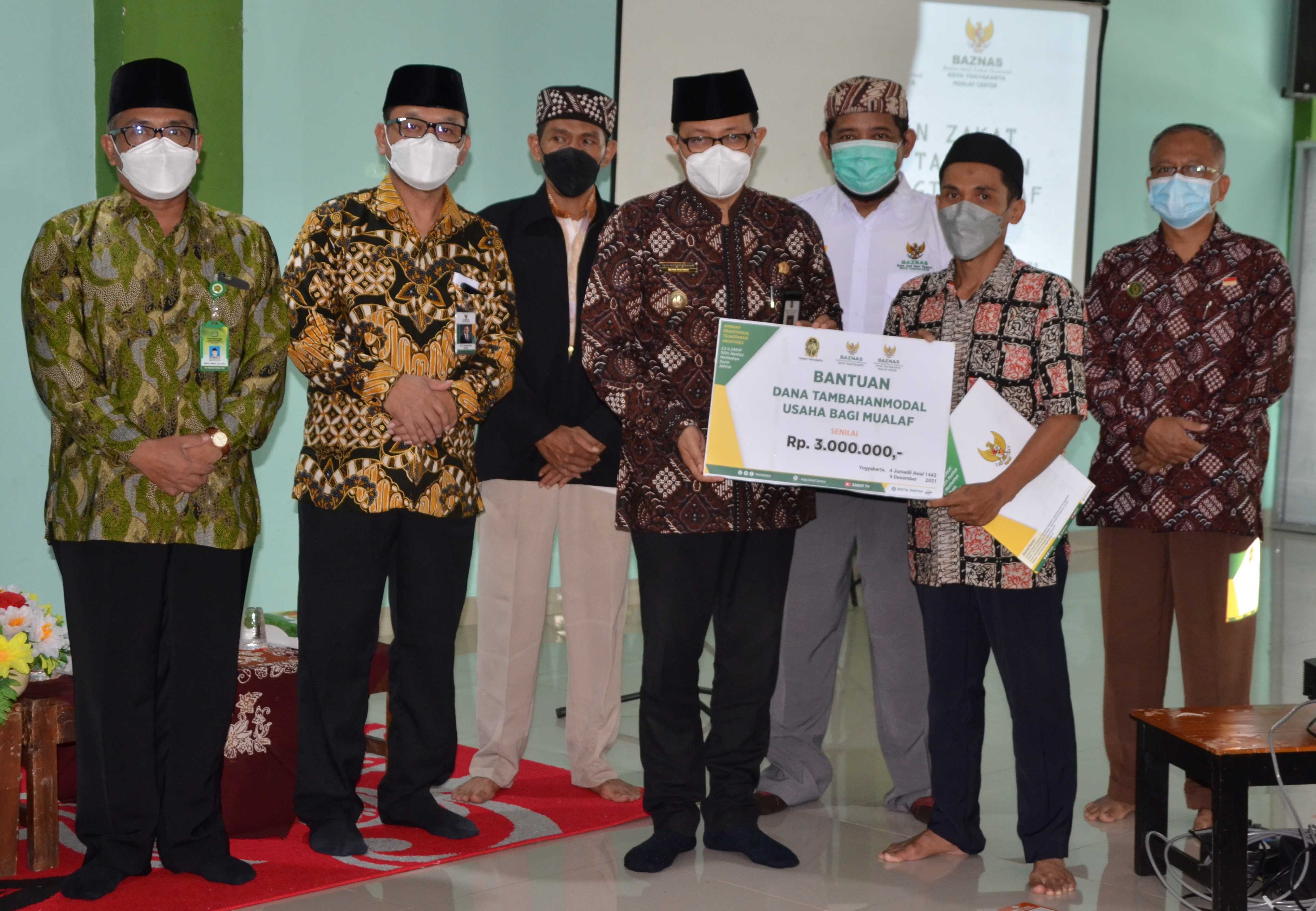 Baznas Yogya Salurkan Zakat Bantuan Modal Usaha Mualaf   