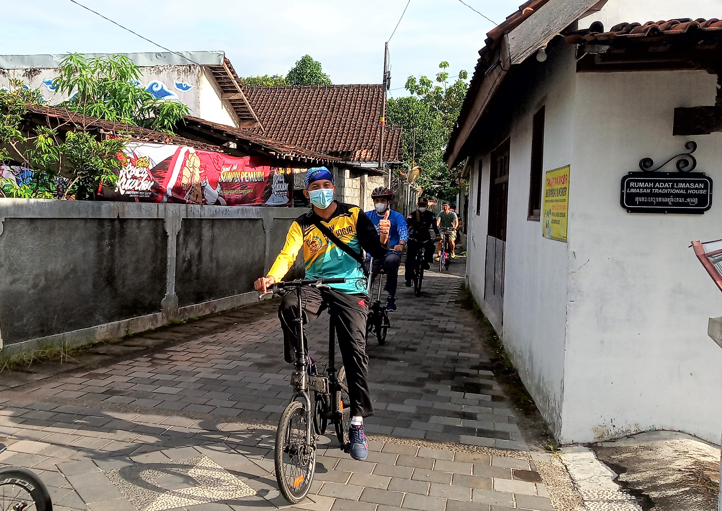 Gowes Dodolan Kampung Yogya Jelajahi Prenggan