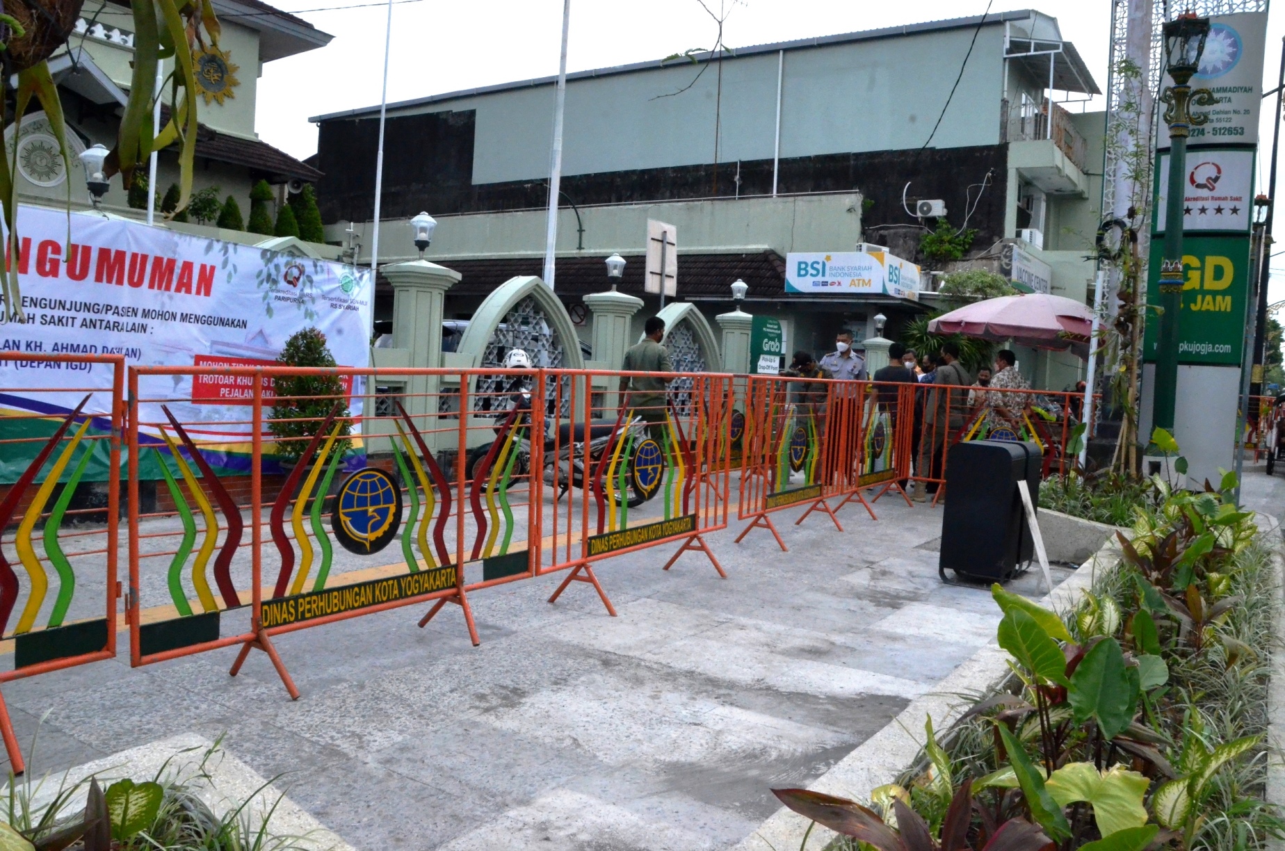 Fungsikan Kembali Trotoar Depan RS PKU Muhammadiyah Yogya   