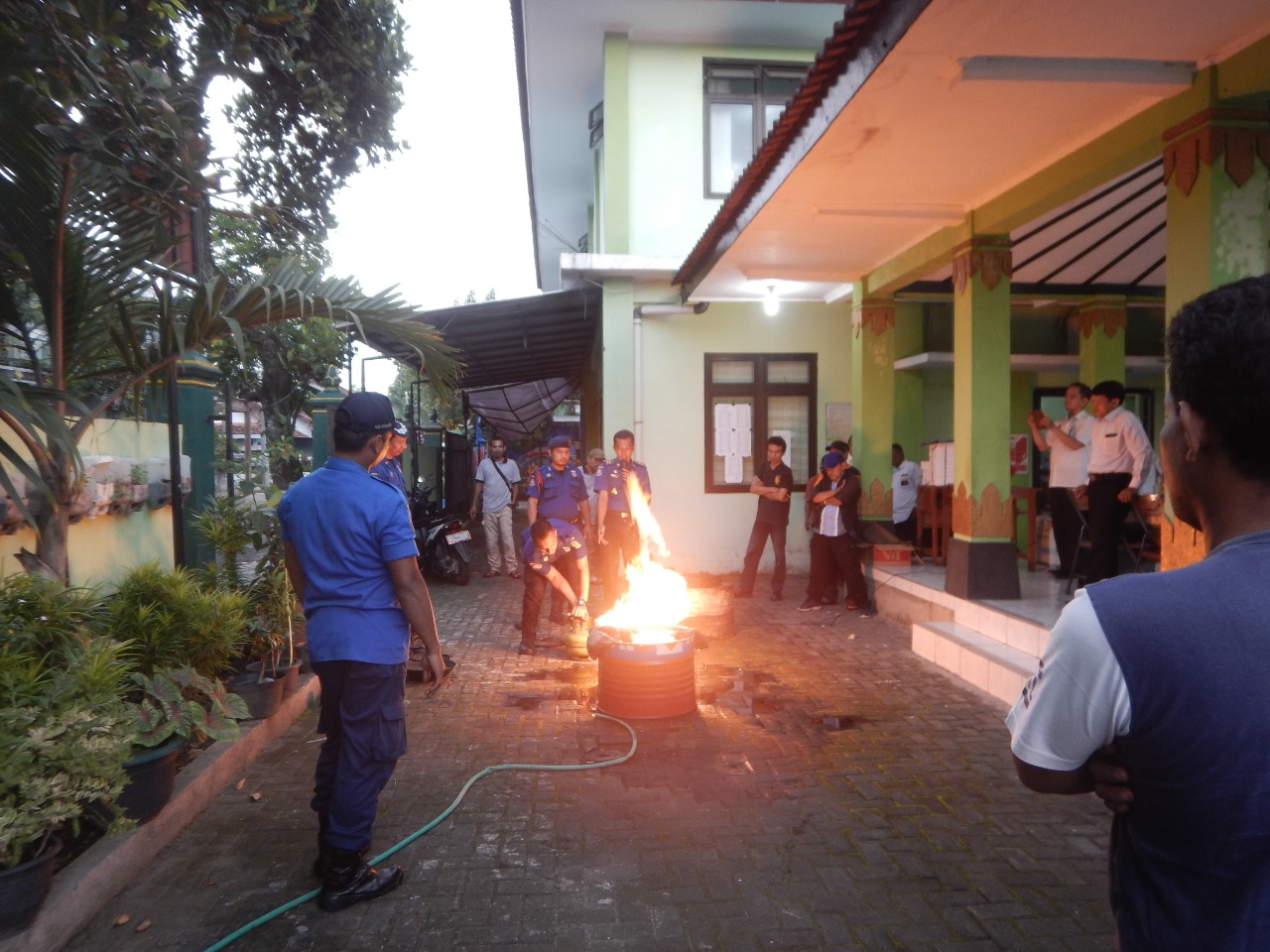 Januari Damkarmat Kota Yogya Sembilan Kali Lakukan Operasi Pemadam Kebakaran