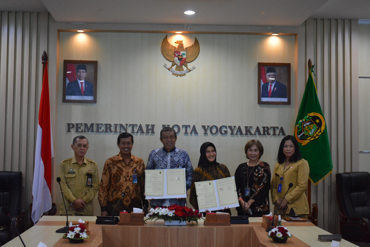 Tingkatkan Pelayanan Publik, Pemkot Yogya Jalin MoU dengan Bank Mandiri dan Perum Bulog