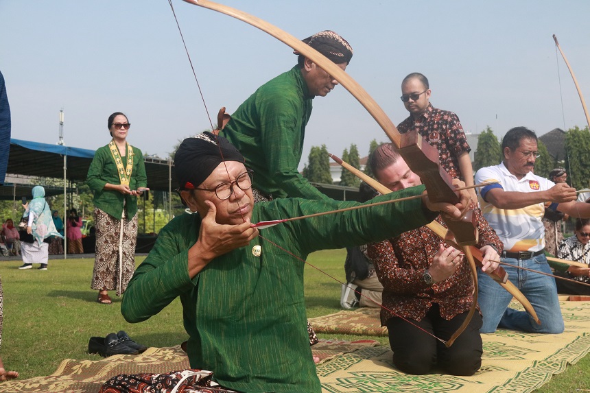 Festival Panahan Unik, Gunakan Gaya dan Baju Tradisional se-Indonesia