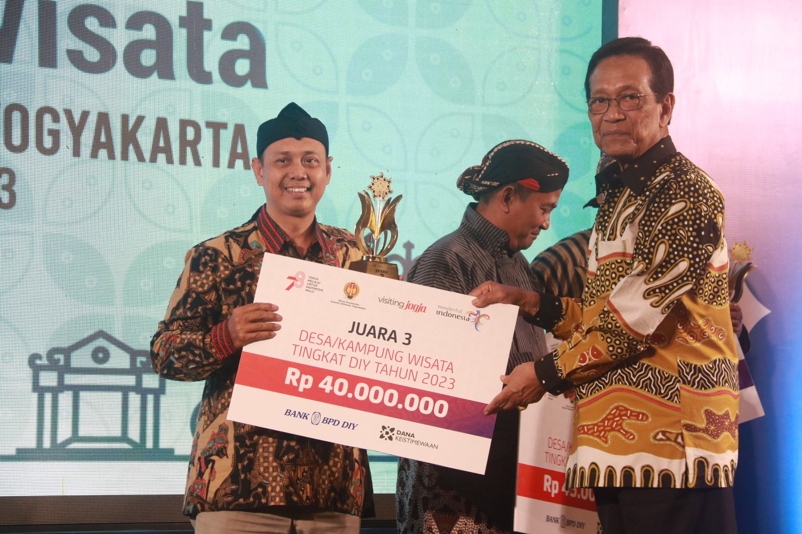 Kamwis Sosromenduran  Juara Lomba Desa 2023