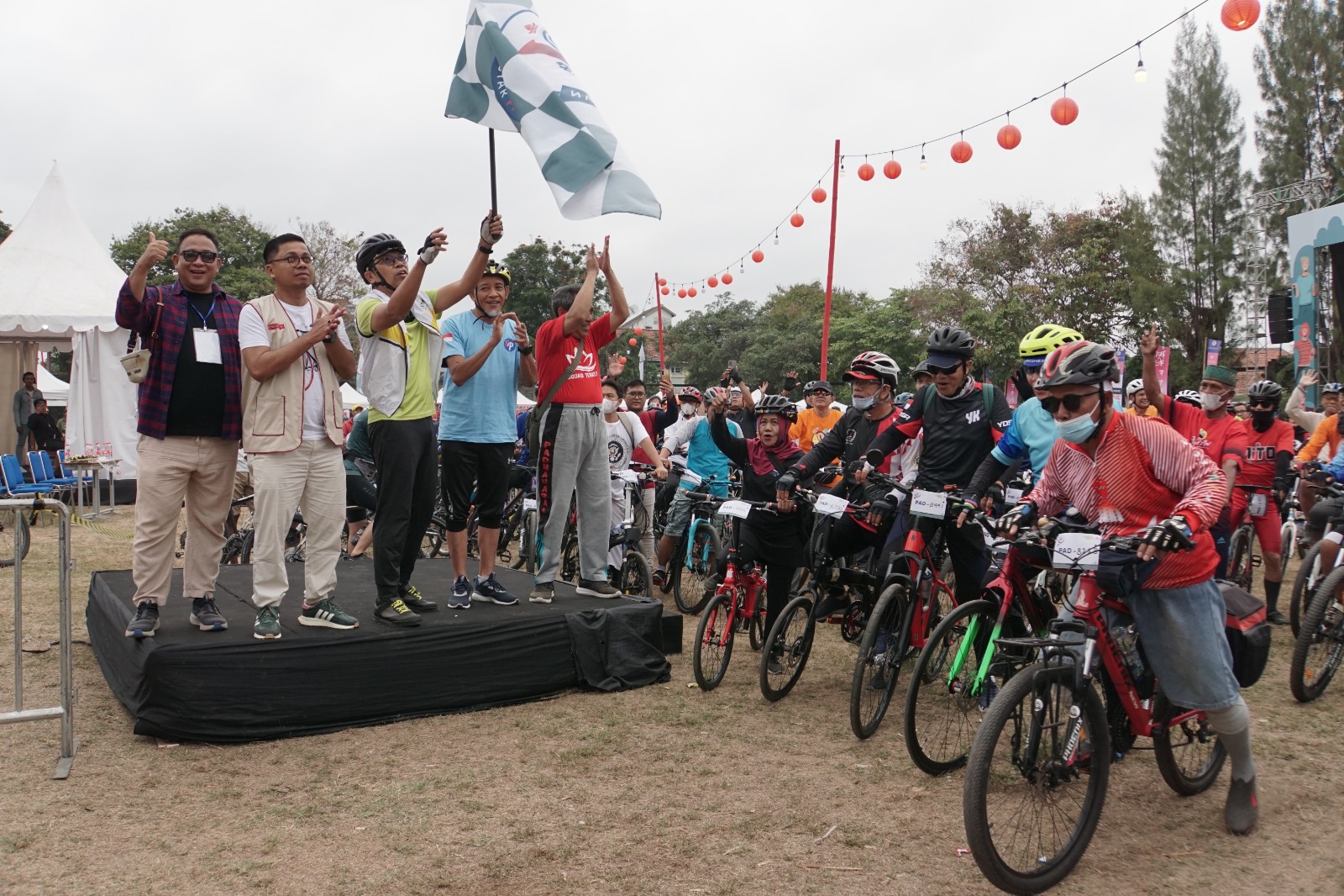 Gebyar Padzeduluran Ajang Berkumpul Alumni, Masyarakat dan Komunitas Sepeda
