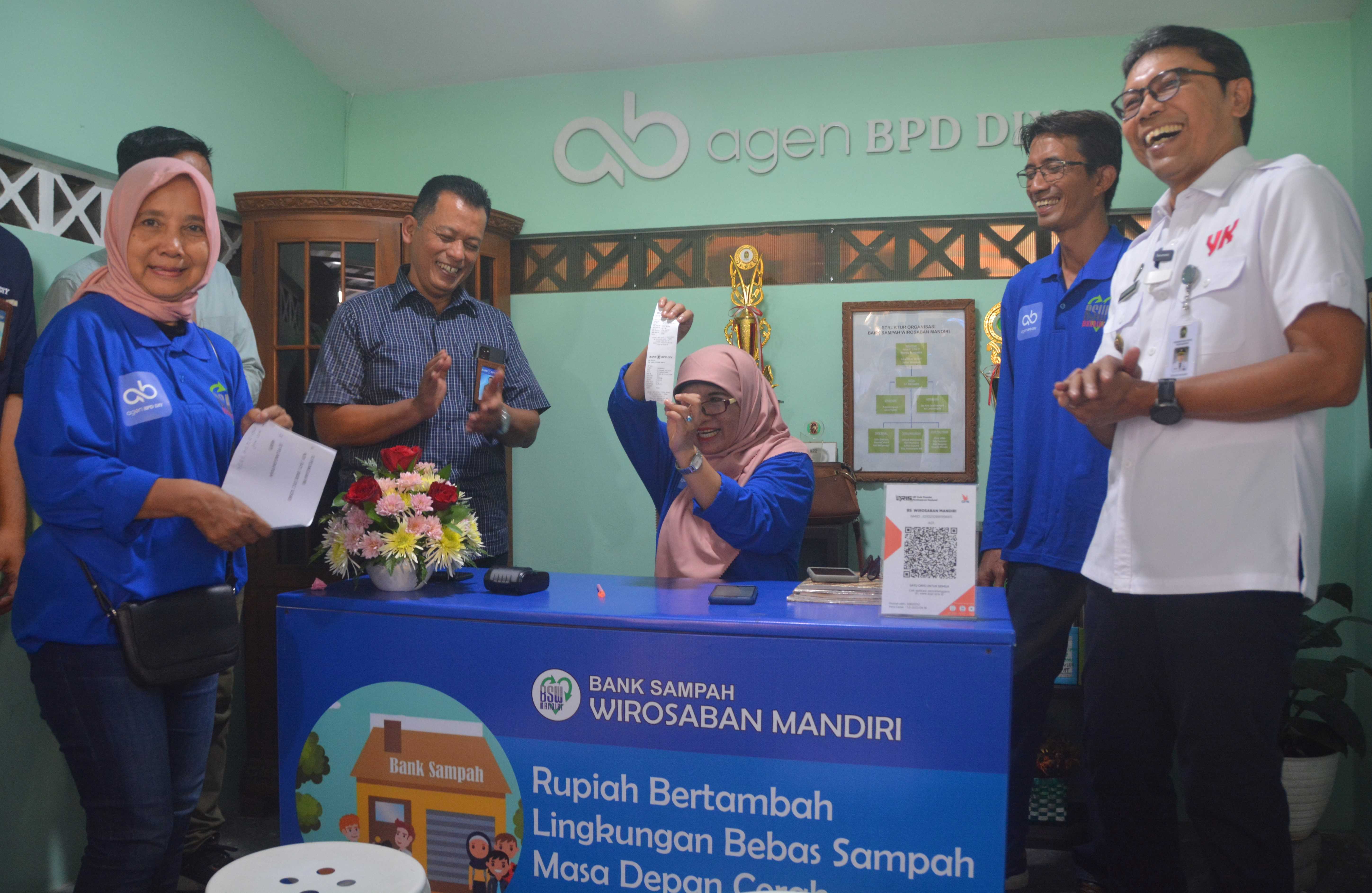 Menabung di Bank Sampah Makin Mudah Melalui Laku Pandai BPD DIY   