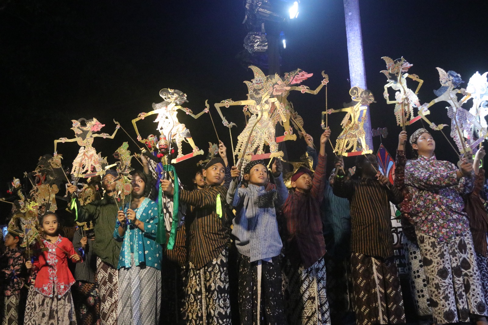 Dalang Cilik Bawakan Lakon Gathotkaca Winisuda dalam Pagelaran Wayang Sawega