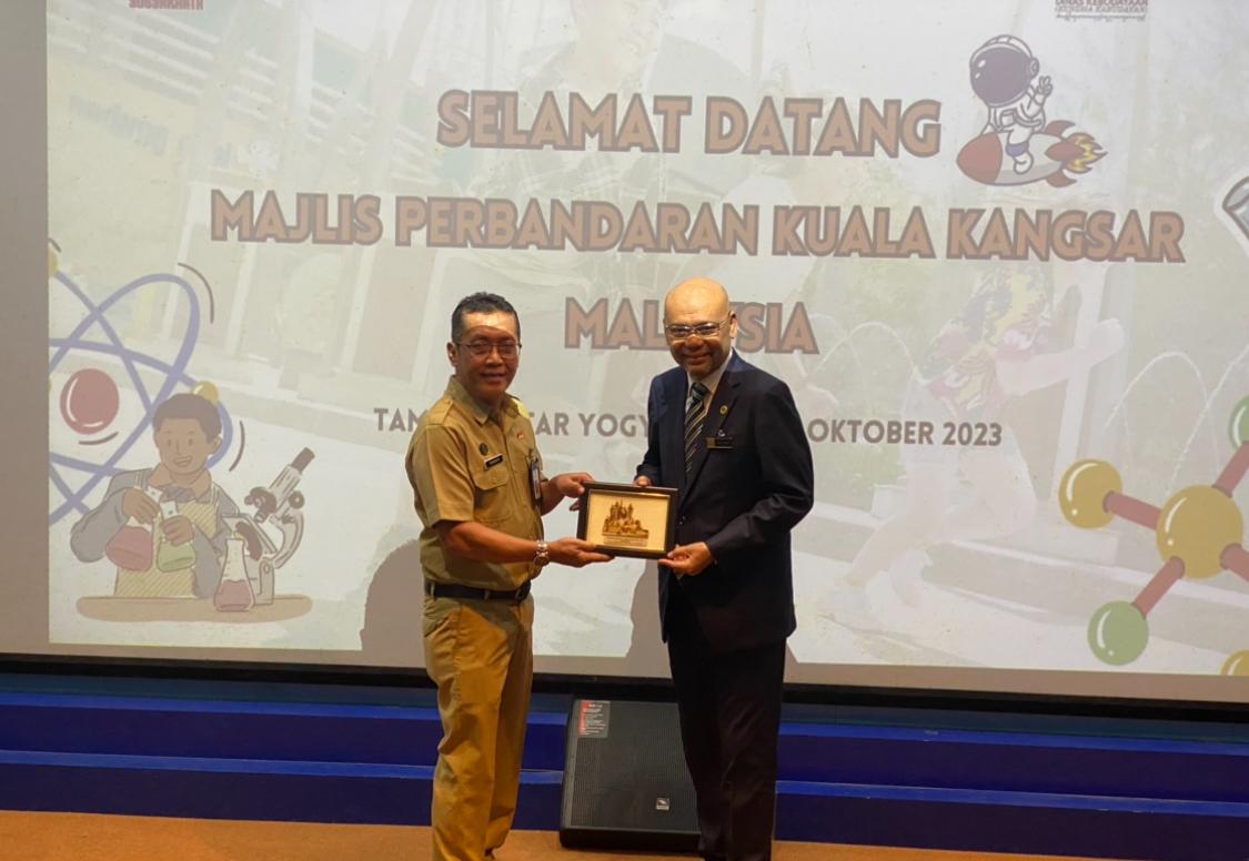 Wakil Wali Kota Dari Malaysia  Tertarik Konsep Taman Pintar