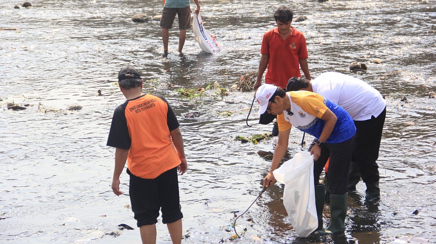 Pemkot Libatkan Semua Pihak Cegah Buang Sampah di Sungai