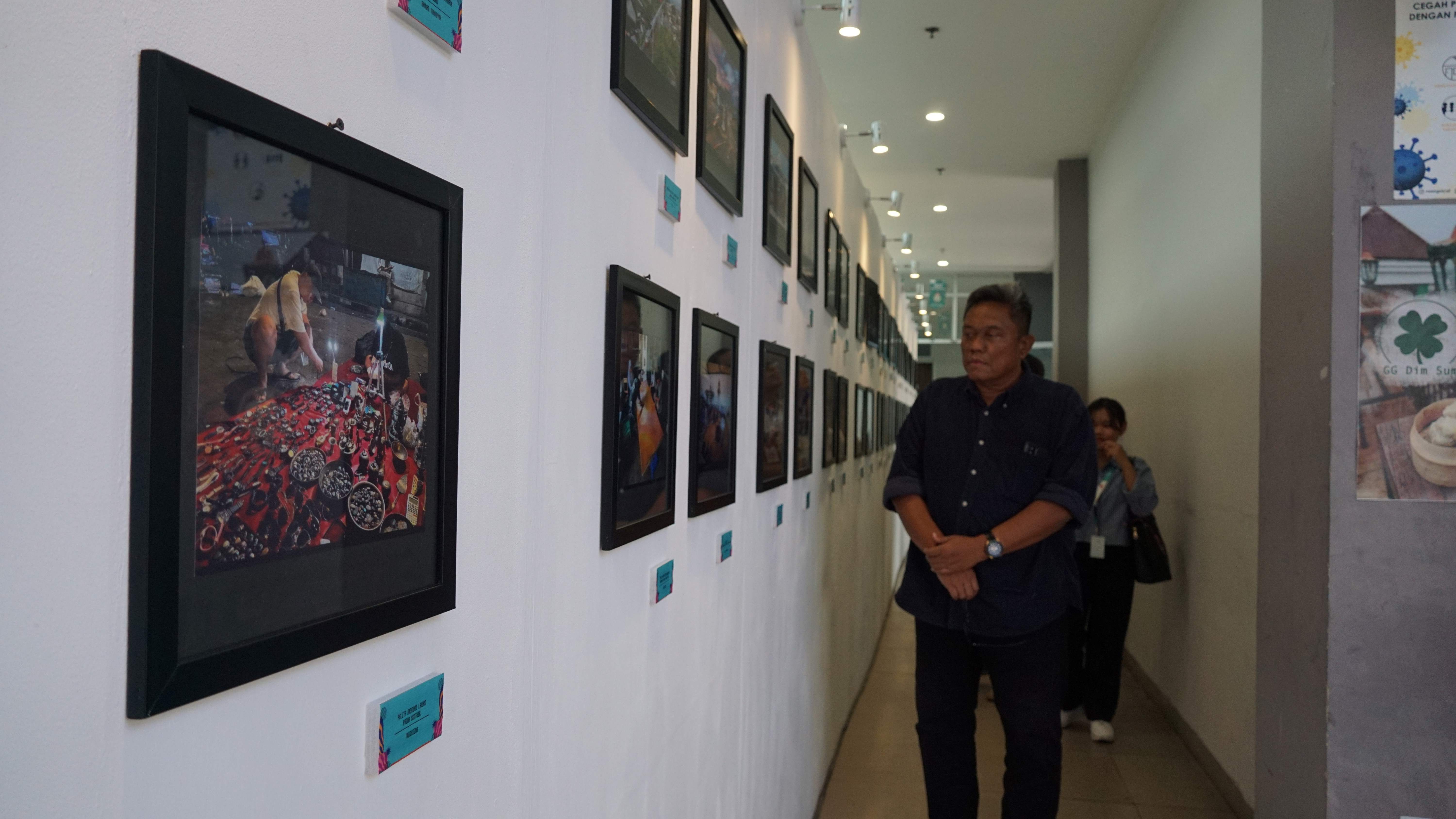 Pameran Foto dan Film Mengapa ke Jogja di Studio 103 Rooftop Pasar Prawirotaman   