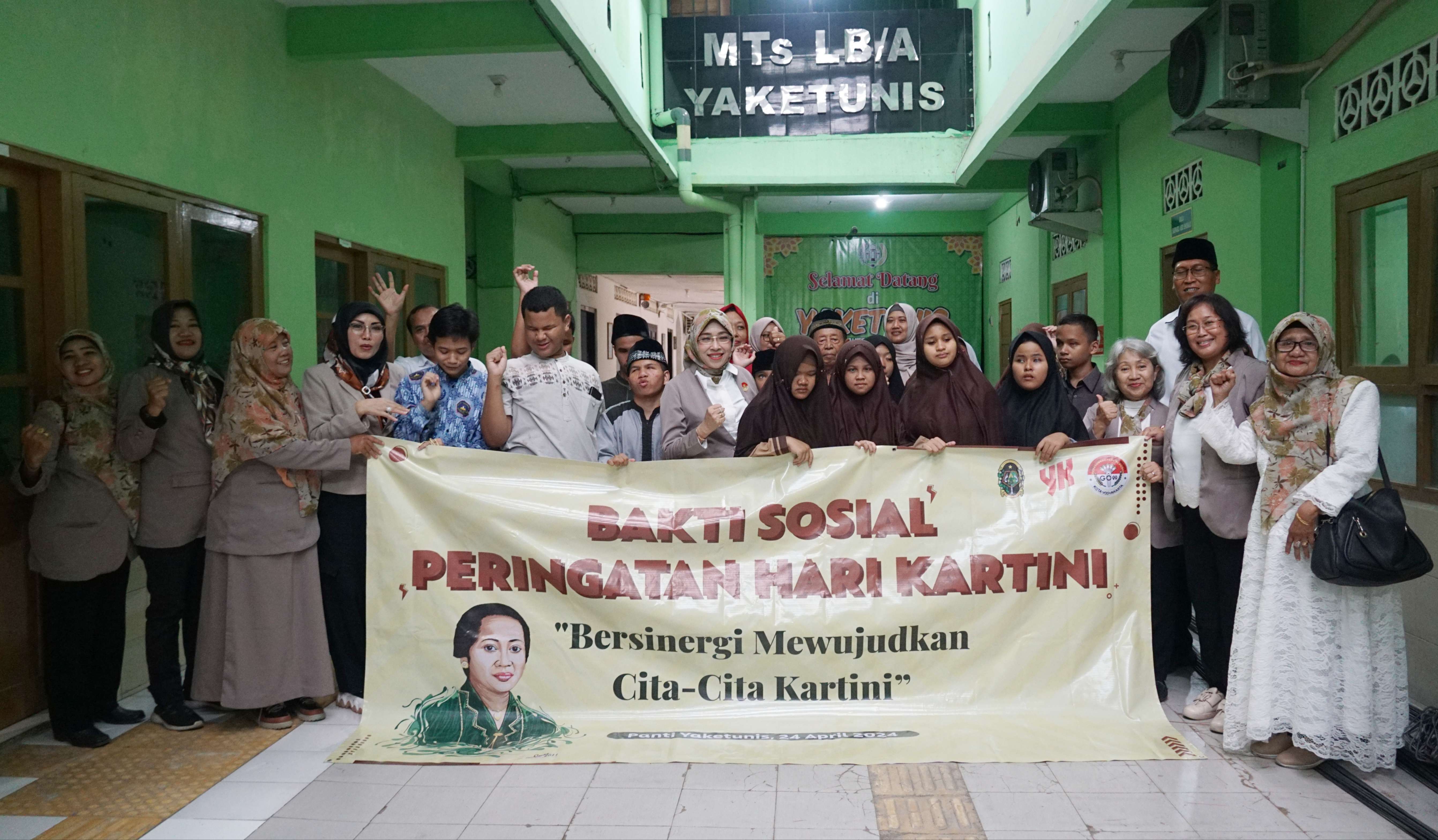 Peringati Hari Kartini, Pemkot- GOW Bakti Sosial ke PA Yaketunis