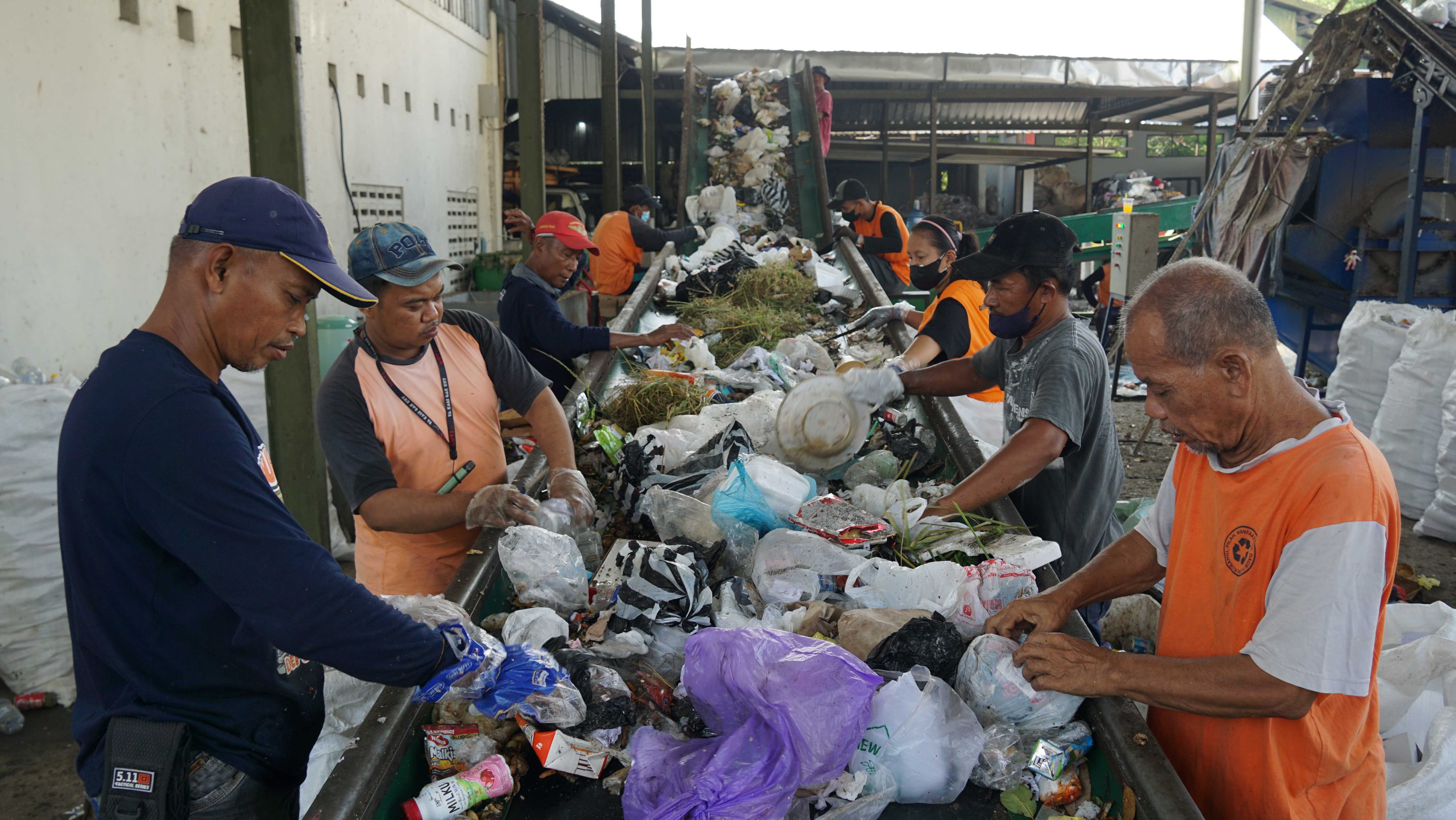Menengok Pengelolaan Sampah Jadi ‘RDF’ di TPS 3R Nitikan Yogya