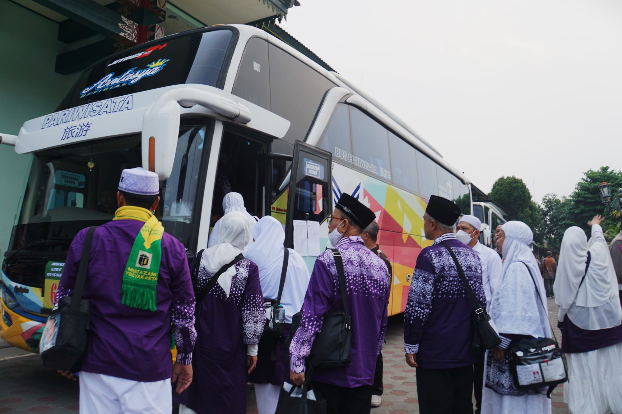 Jamaah Haji Kota Yogya Diberangkatkan, Termuda Usia 18 Tahun