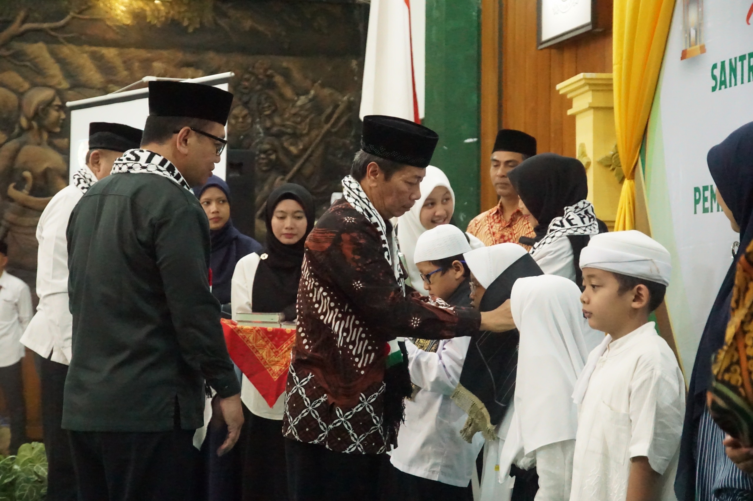 975 Santri Madrasah Al Quran Ikuti Wisuda