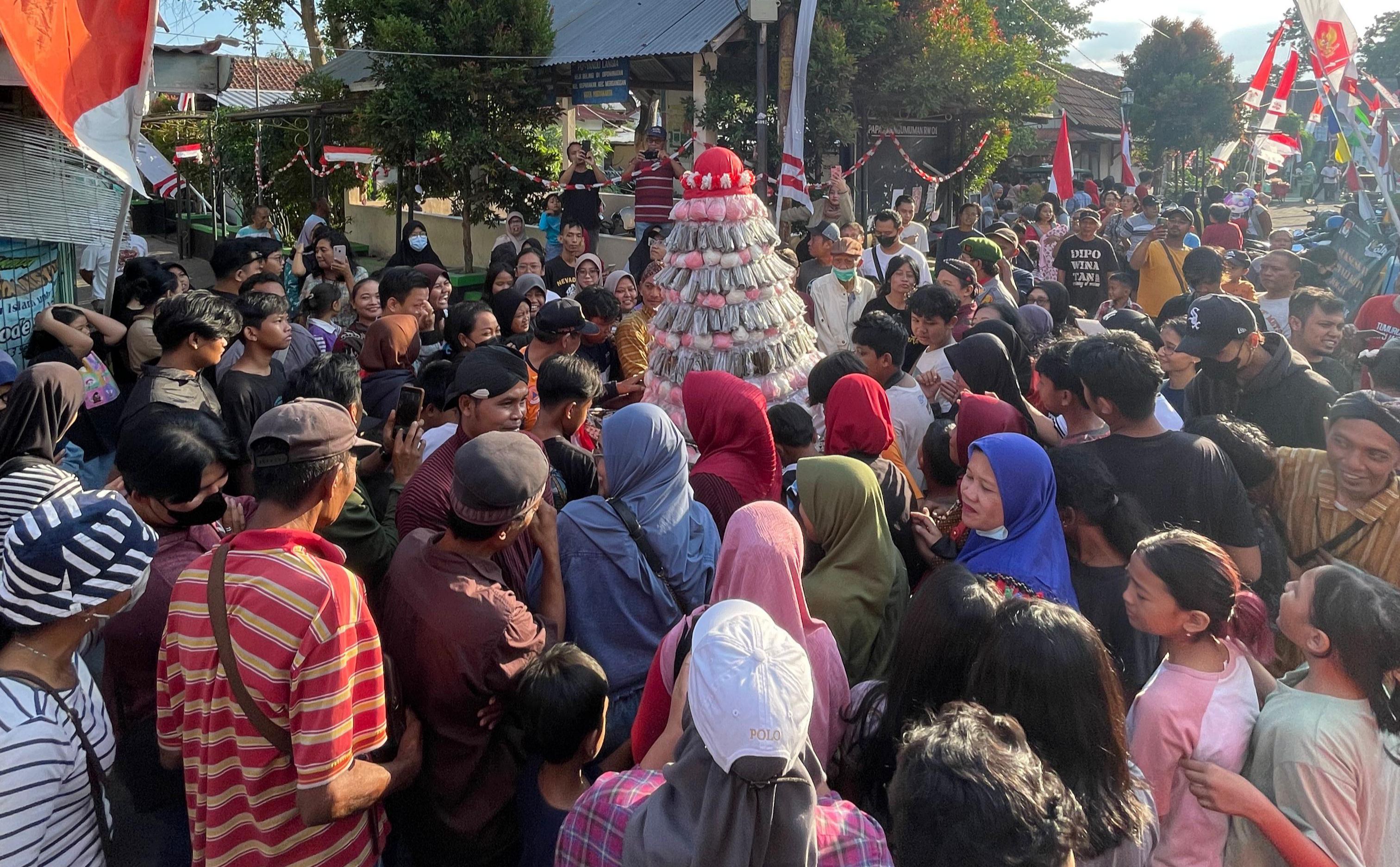 Merti Golong Golig Wujud Pemersatu Masyarakat Kampung Dipowinatan