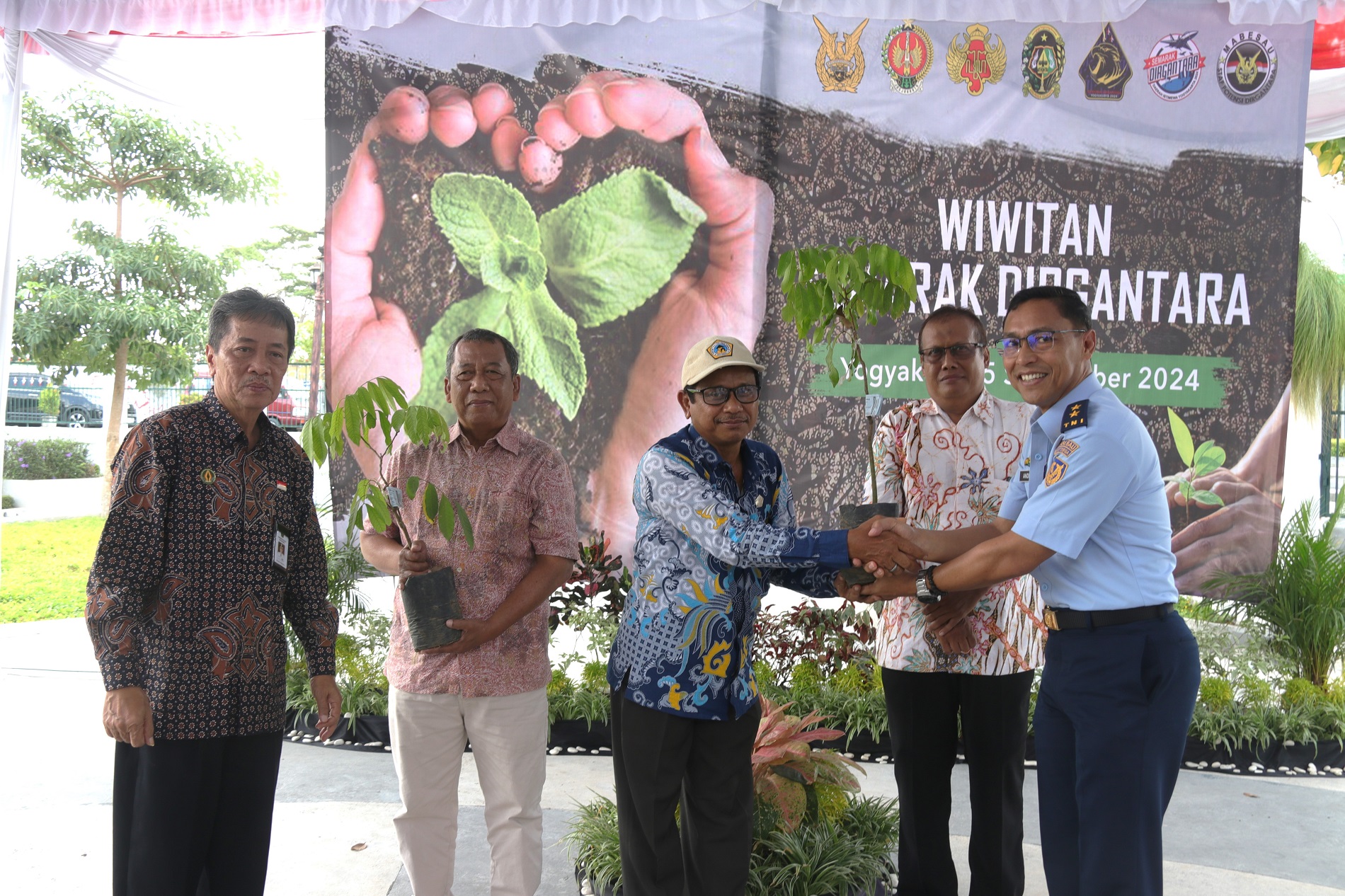 Penanaman Pohon Kelengkeng Awali Rangkaian Semarak Dirgantara 2024