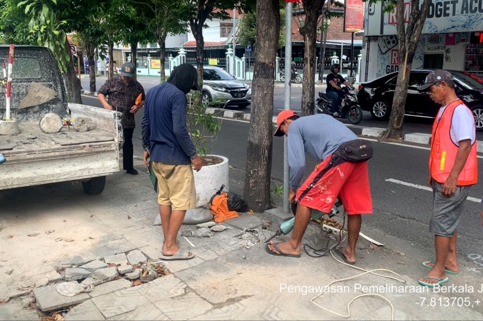 Pemkot Yogya Lakukan Pemeliharaan Berkala di Tiga Jalan