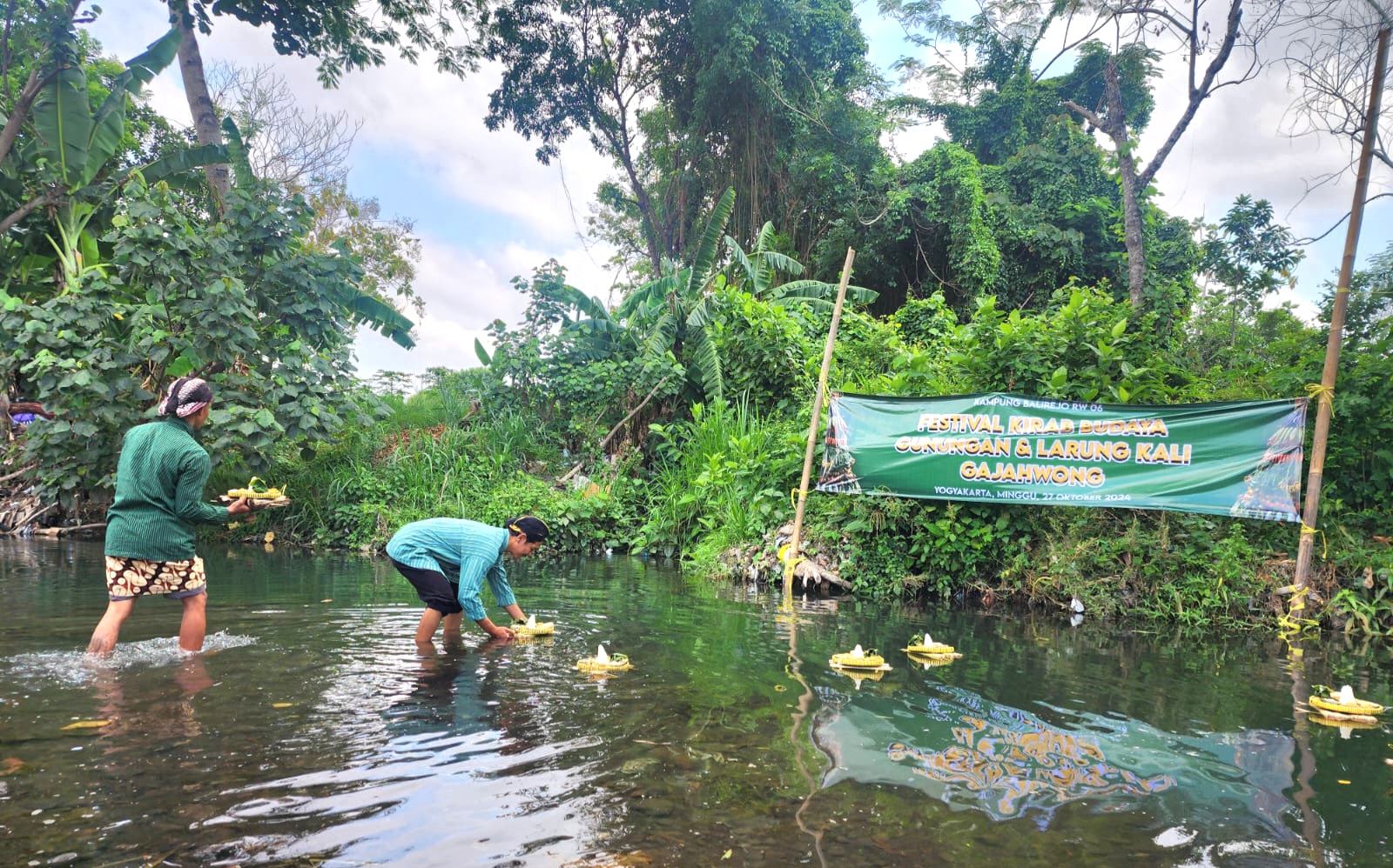 Festival Larung Kali Mensyukuri Sungai Gajah Wong Sebagai Sumber Kehidupan