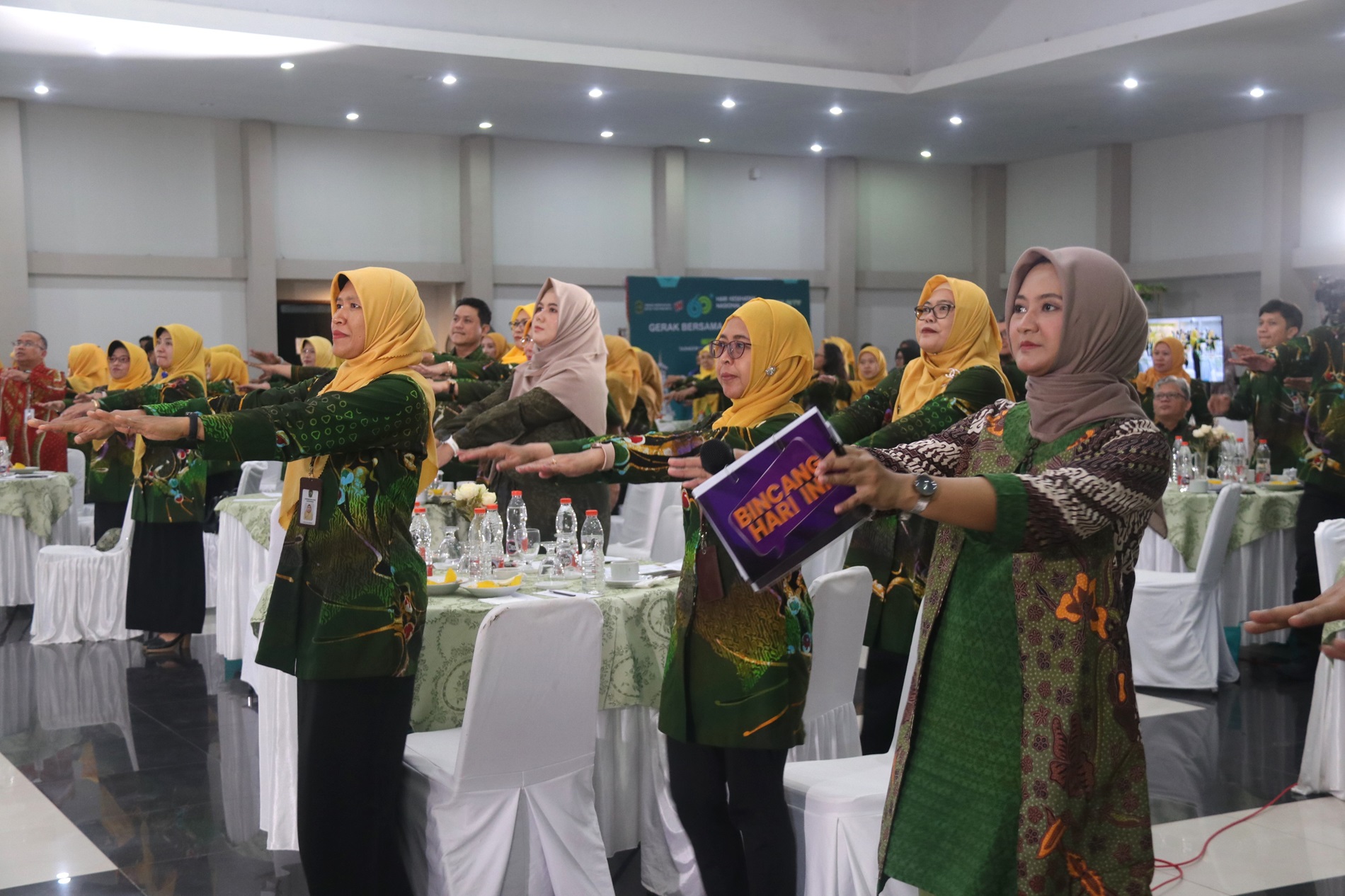 Tetap Bugar di Tempat Kerja, Pemkot Imbau Lakukan Senam Peregangan