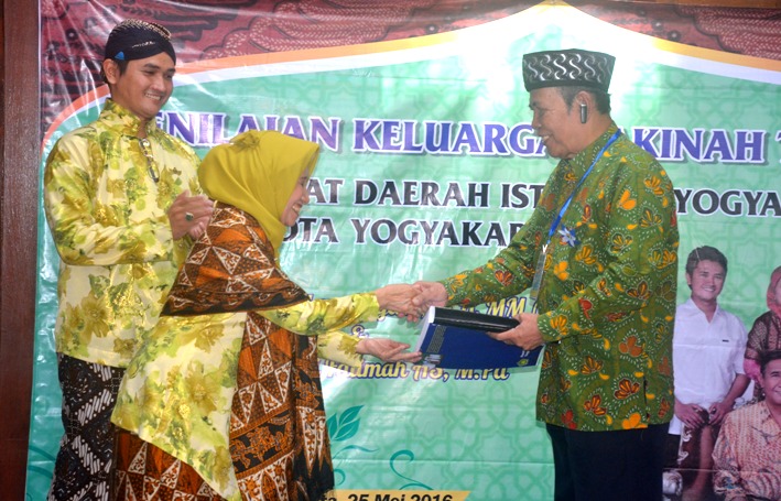 Dra. Hj. Siti Fatimah, M.Pd. MAJU TINGKAT DIY, LOMBA KELUARGA SAKINAH