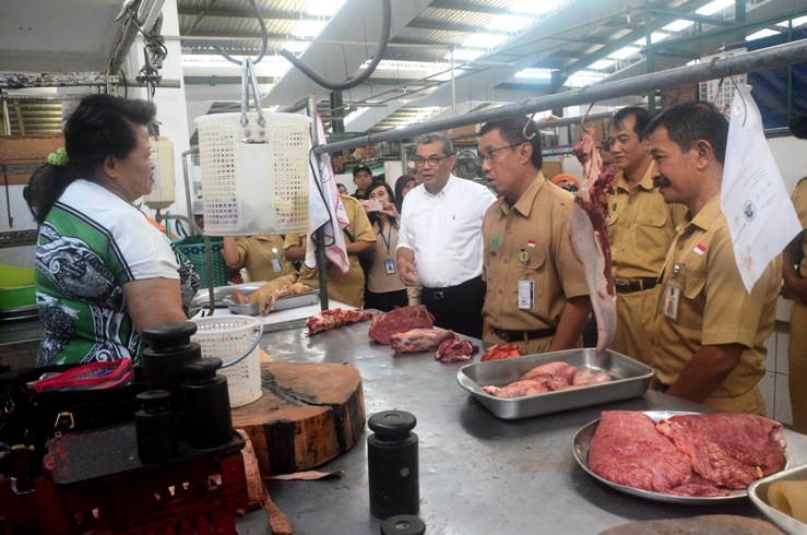 MENJELANG NATAL DAN AHUN BARU HARGA BAHAN PANGAN DI PASAR RELATIF STABIL       