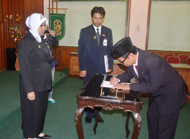 KEPALA SEKOLAH DITUNTUT UNTUK LEBIH PROFESIONAL