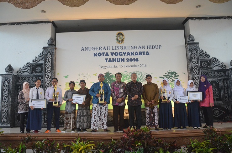 Pemkot Anugerahkan Penghargaan Bagi Pejuang Lingkungan Kota Yogyakarta