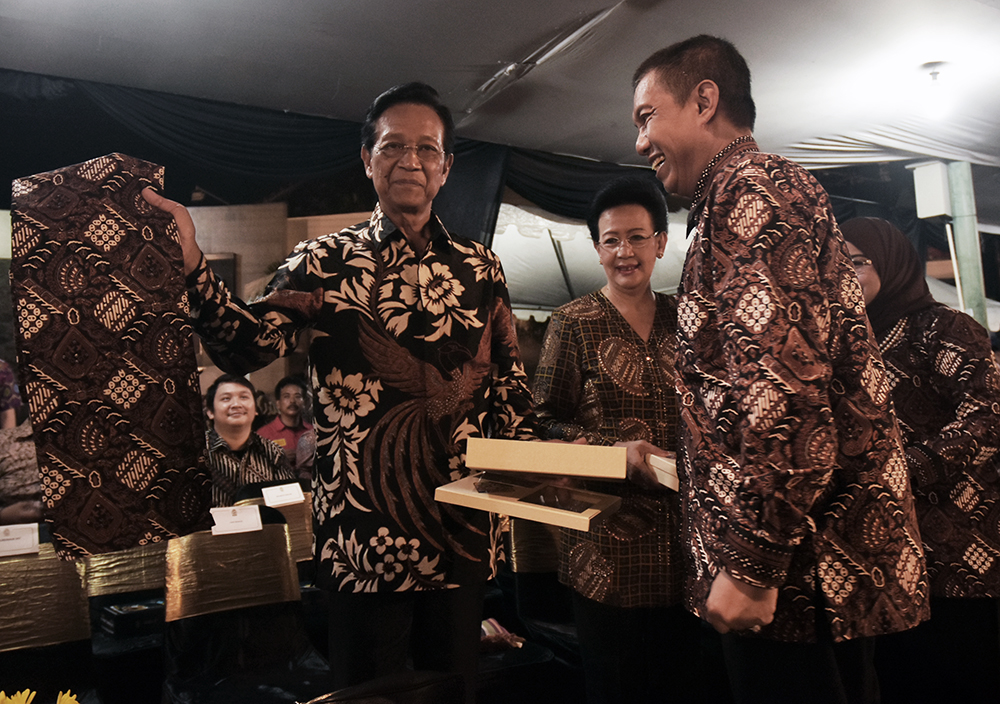 Walikota Kenalkan Batik Ceplok Segoro Amarto Pada Gelaran Wayang Jogja Night Carnival