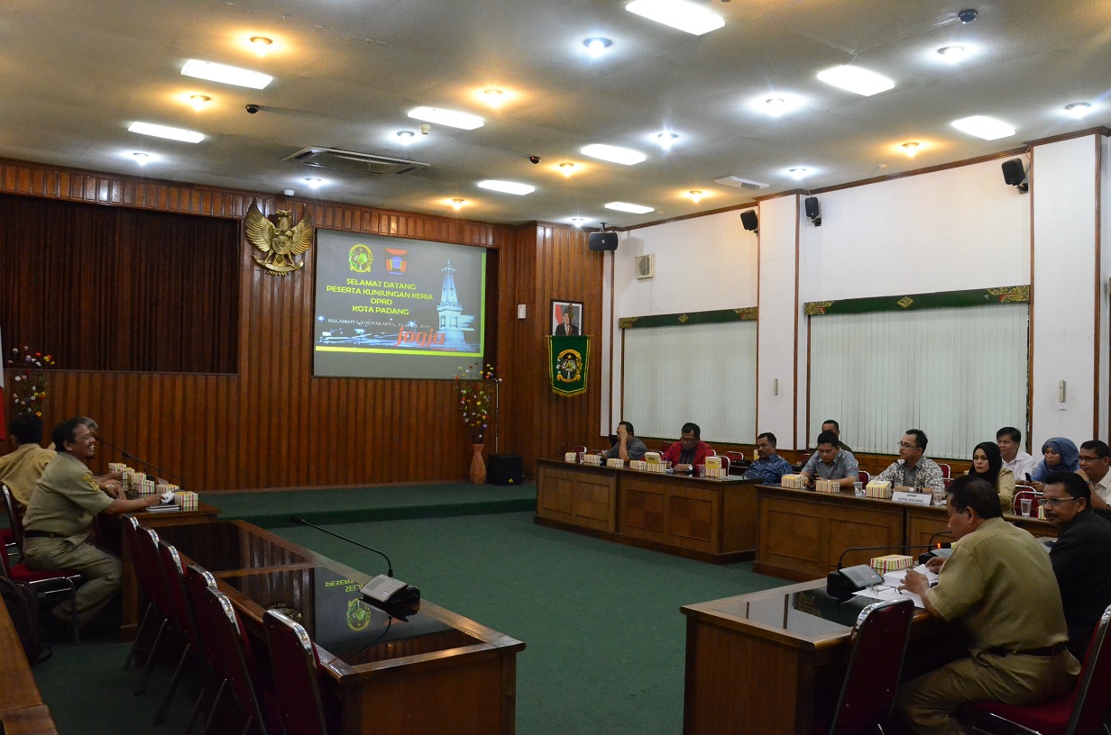 Kota Padang Timba Ilmu Perihal Pendidikan dan Pariwisata di Pemkot Jogja