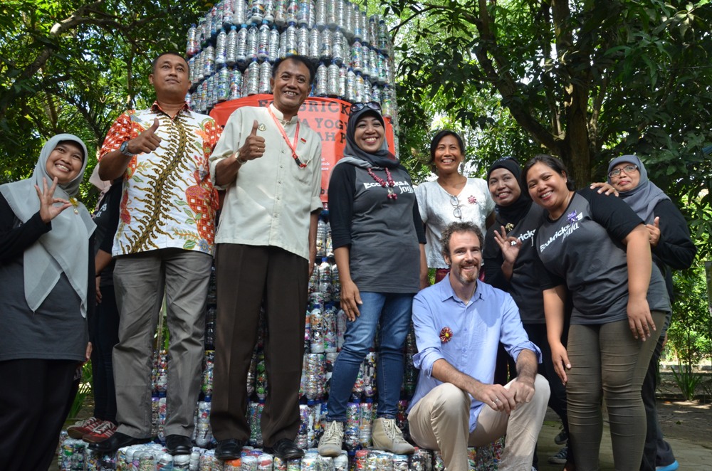 Jogja, Kota Pertama di Dunia yang Resmi Terapkan Ecobricks