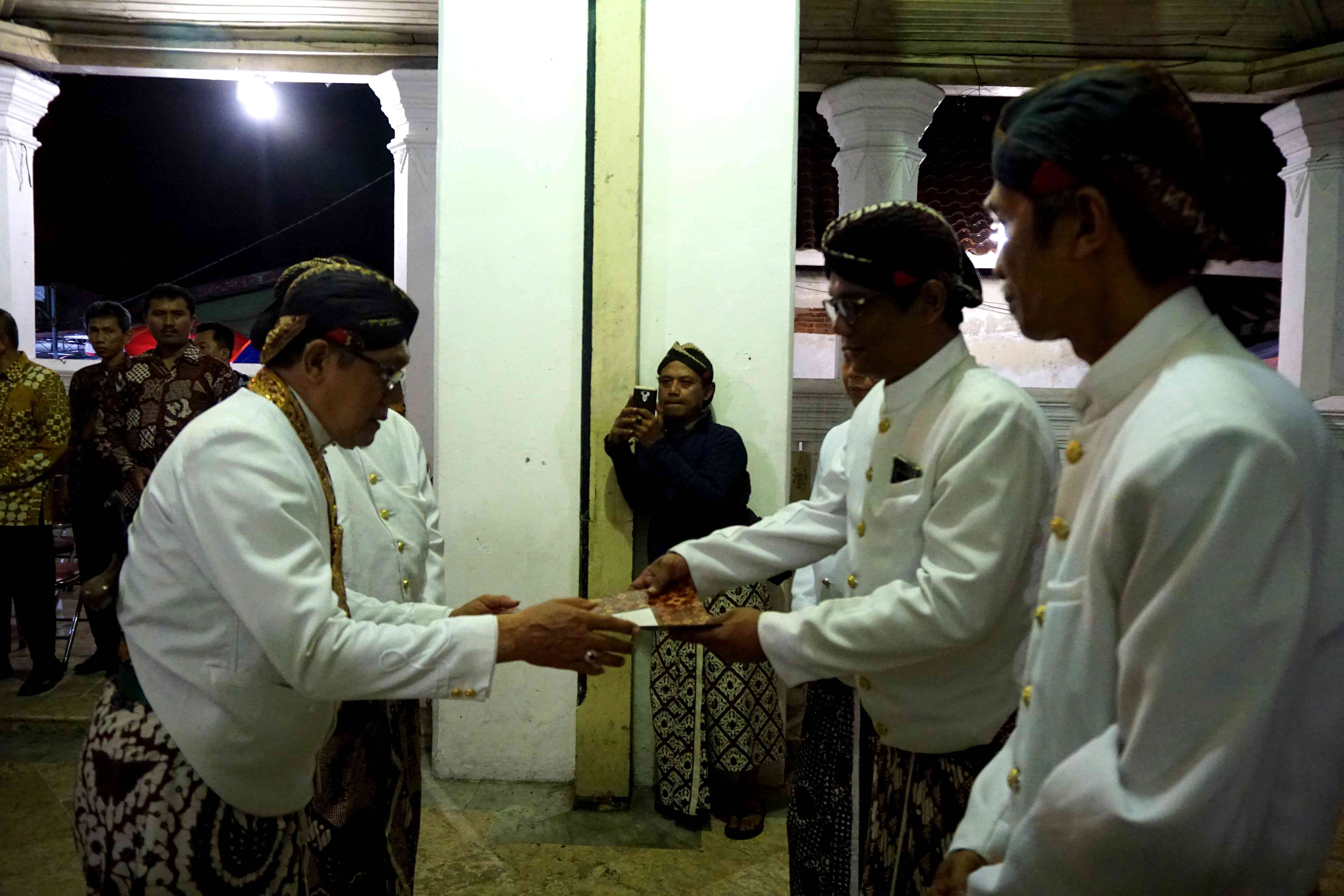 Miyos Gongso, Ritual Menyambut Maulud Nabi Muhammad