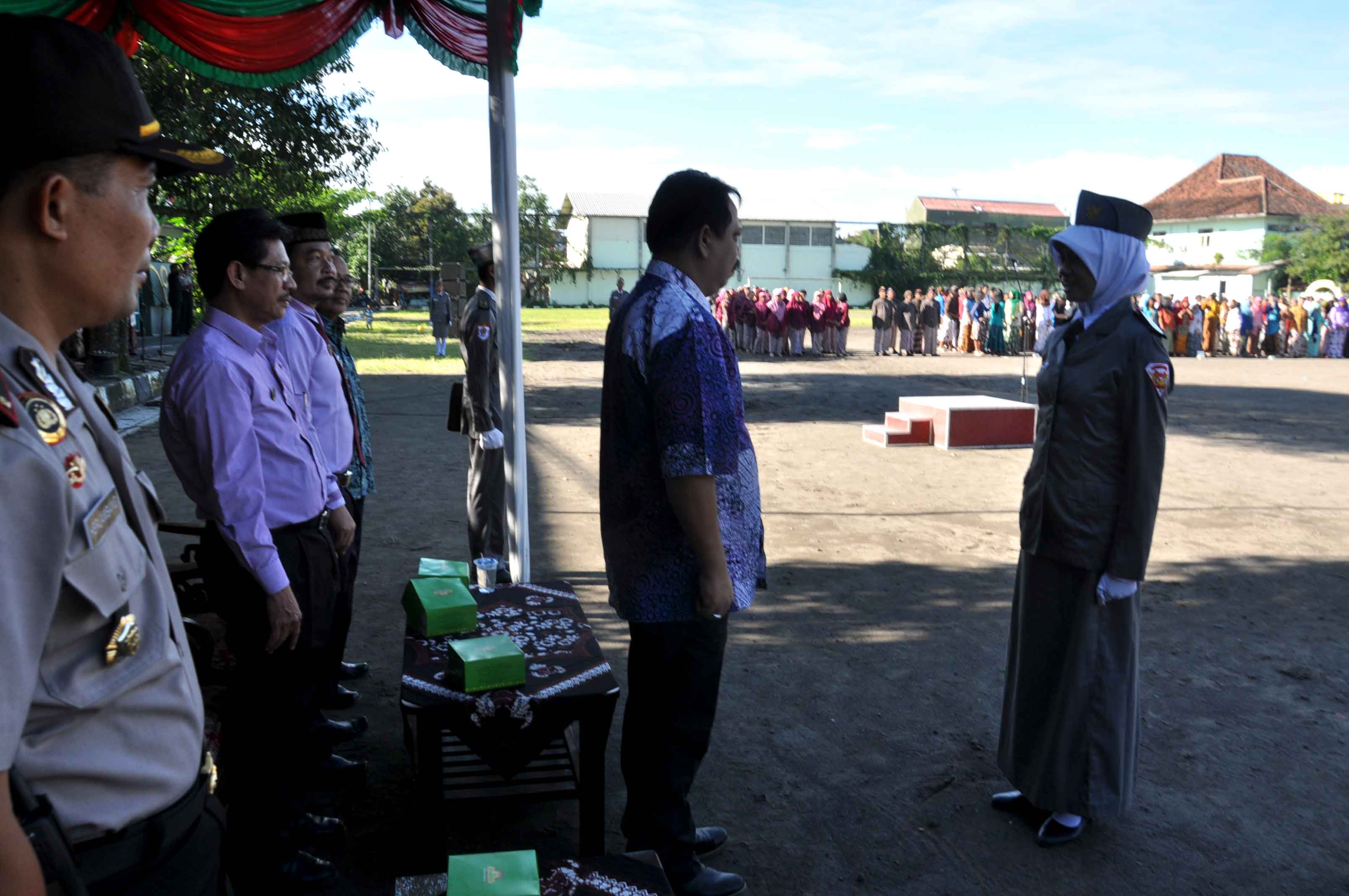 Imam Beri Motivasi Agar Siswa Terus Belajar