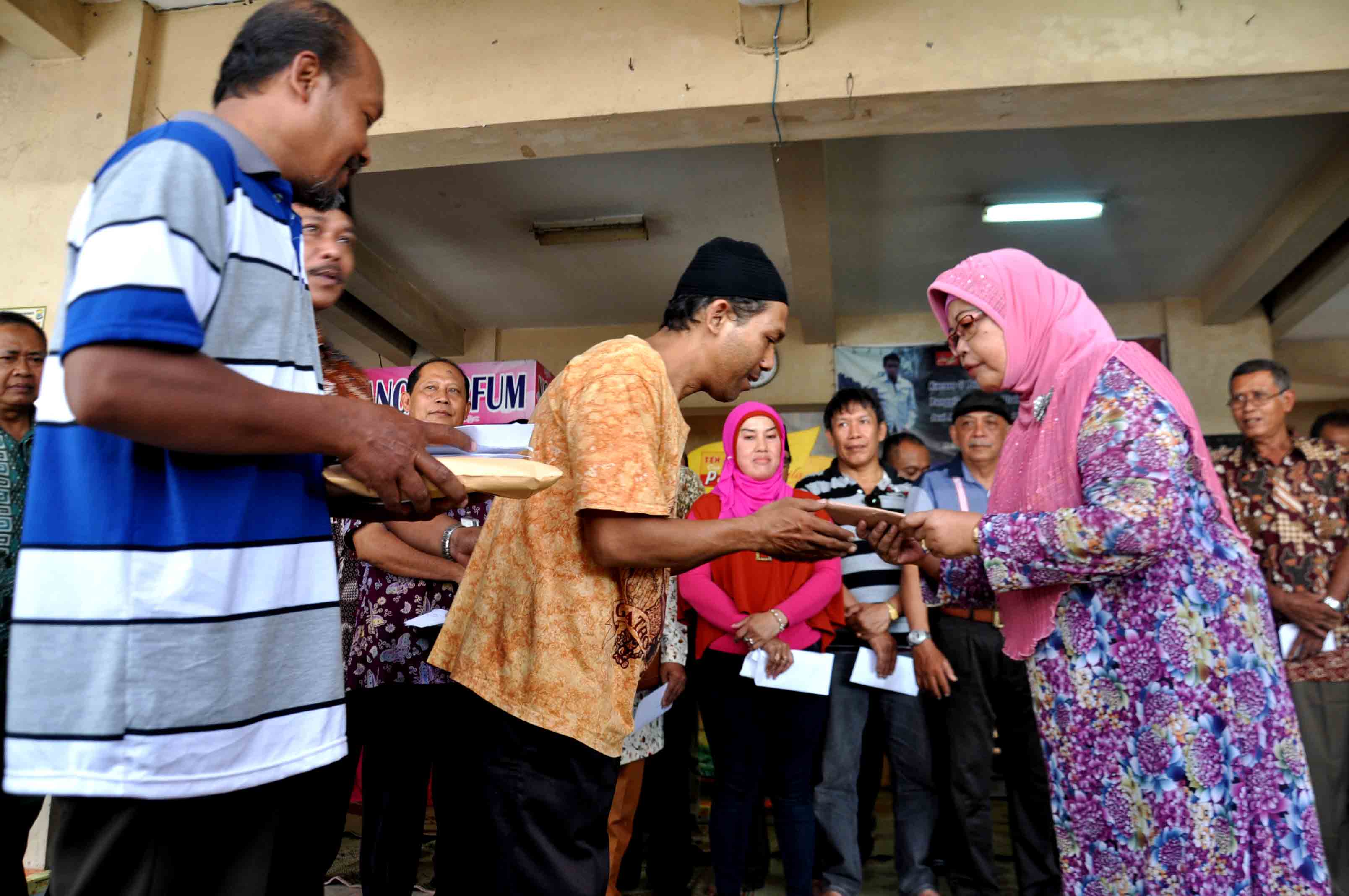 Paguyuban Pasar Se Kota Yogya Beri Bantuan Kepada Korban Kebakaran Pasar Pakuncen