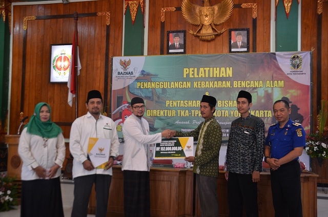 Baznas Cairkan Rp.154 juta Untuk 380 Direktur TPA se-Kota Yogyakarta